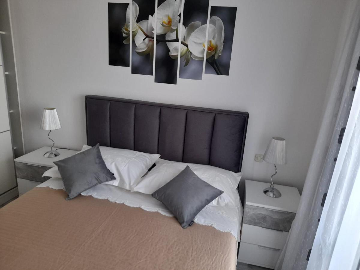 Apartman Lucy Apartment Хвар Екстериор снимка